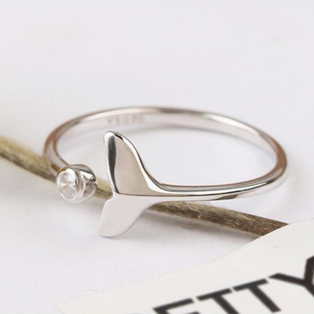 925 Sterling Silber Verstellbarer Ring mit Zirkonen und einem Delphinschwanz