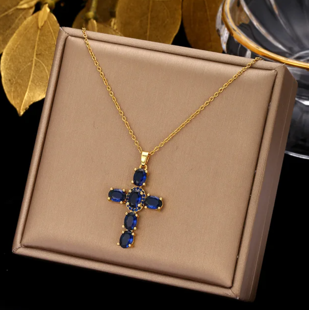 18 Karat vergoldete Halskette mit blauem Kristallkreuz