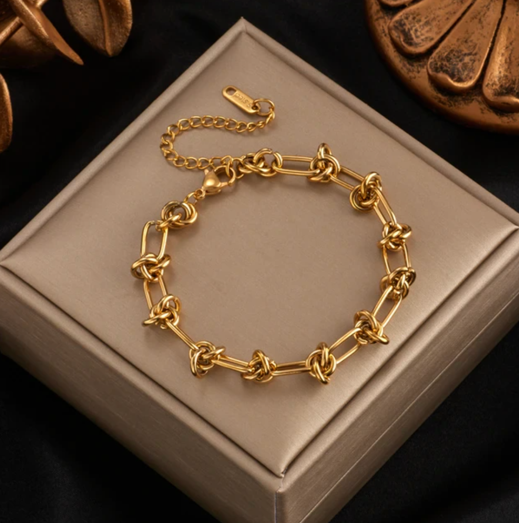 18 Karat vergoldetes Armband mit modernistischer Kette