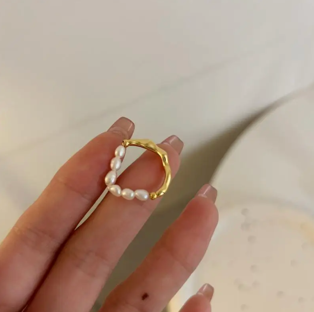 18 Karat vergoldeter Ring mit Kaspischen Meeresperlen