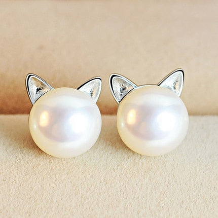 Kätzchen-Ohrringe aus Silber und Zuchtperlen