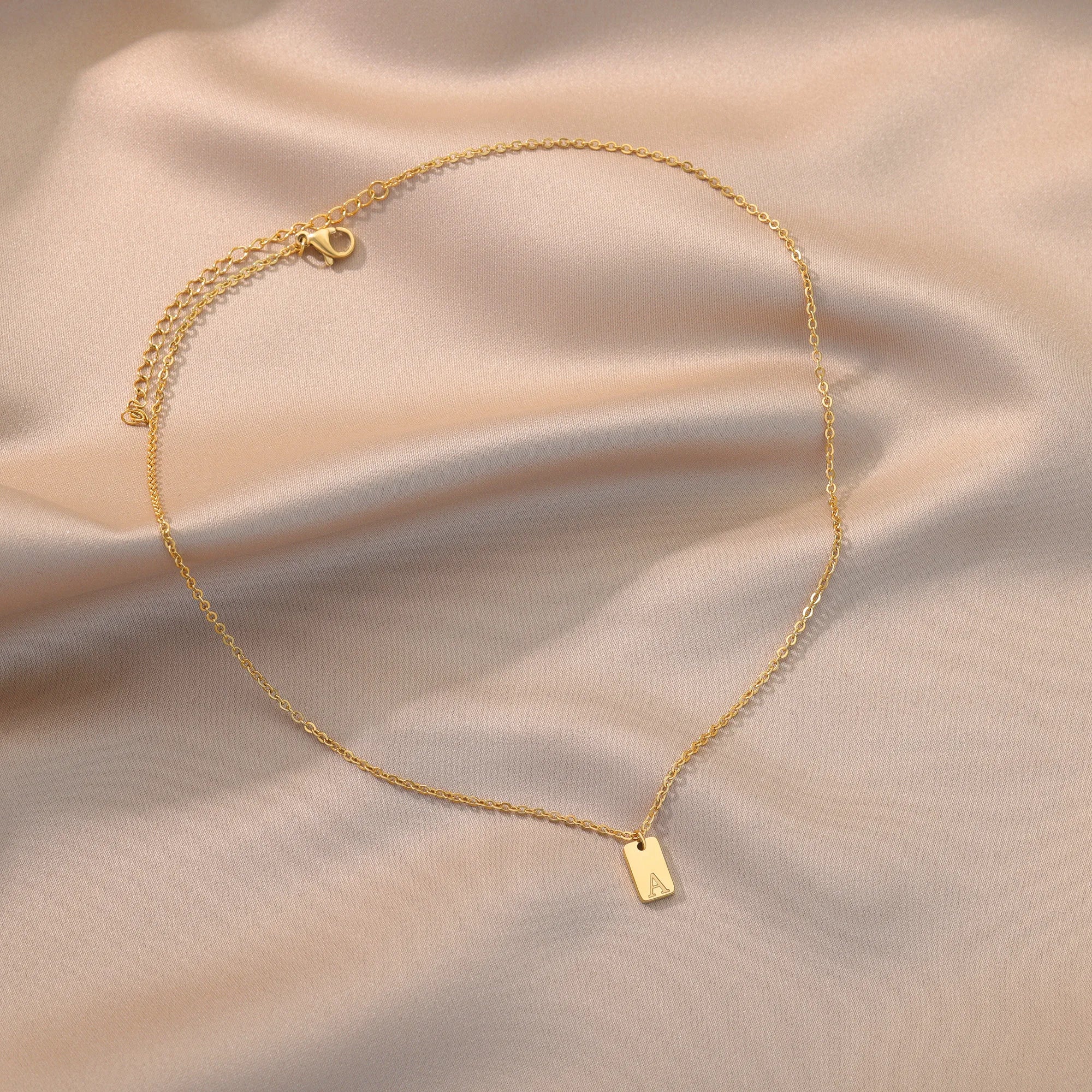 18K Vergoldet Winzige Quadratische Initialen Halskette