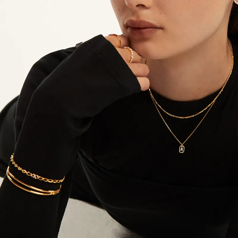18K Vergoldet Feine Initiale Halskette mit rechteckigen Strasssteinen