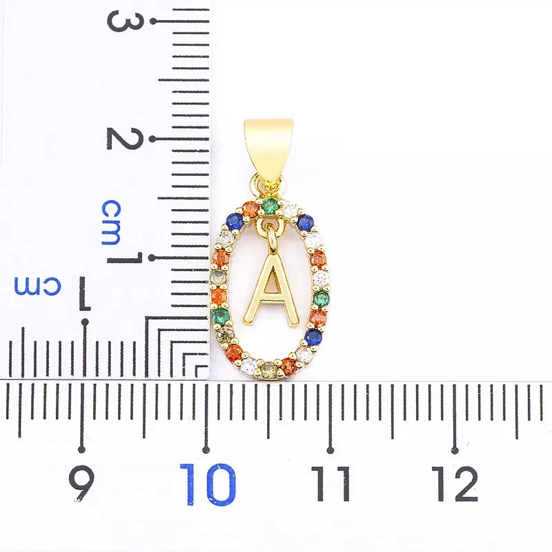 Halskette mit Initialen und farbigen Steinen, 18K vergoldet