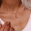 Initialen-Halskette aus natürlichen Perlen, 18 Karat vergoldet